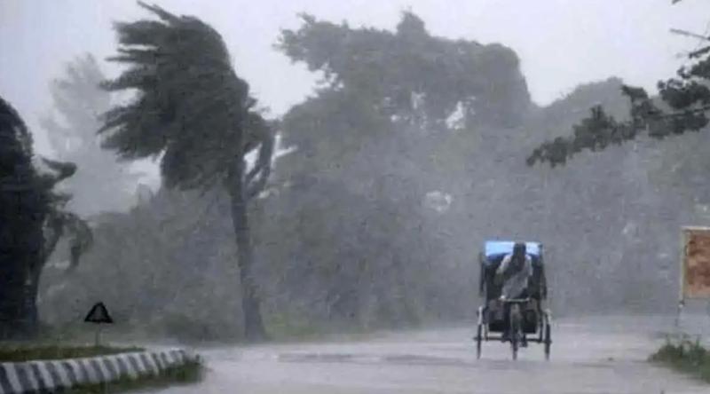 দুপুরের মধ্যে ১১ জেলায় ঝড় ও বজ্রবৃষ্টির আভাস
