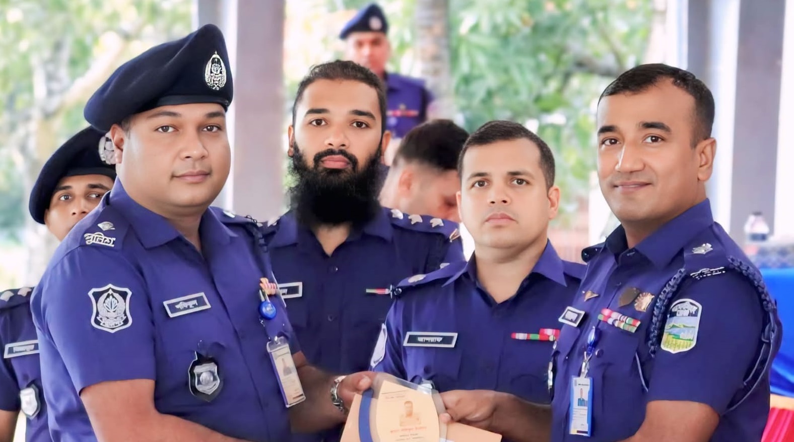 ভালো কাজের স্বীকৃতি: পুলিশ সুপারের পুরস্কার পেলেন ধোবাউড়া থানার ওসি শফিকুল ইসলাম