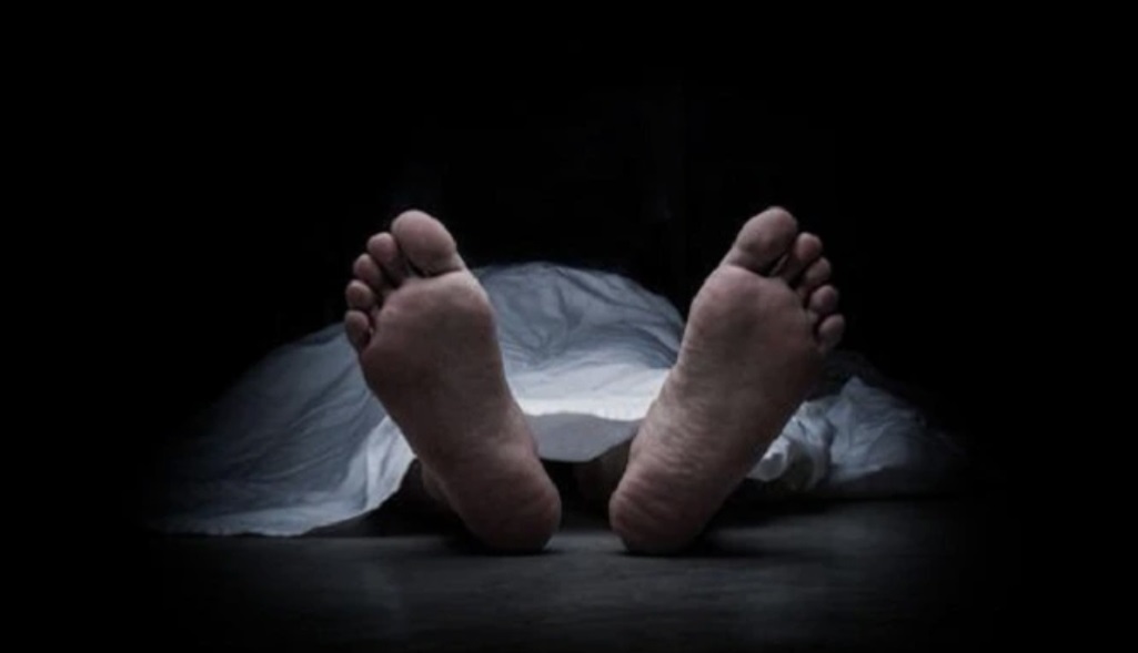 রাণীনগরে প্রেম করে বিয়ে; হাতের মেহেদীর রং না মুছতেই নববধূর আত্নহত্যা