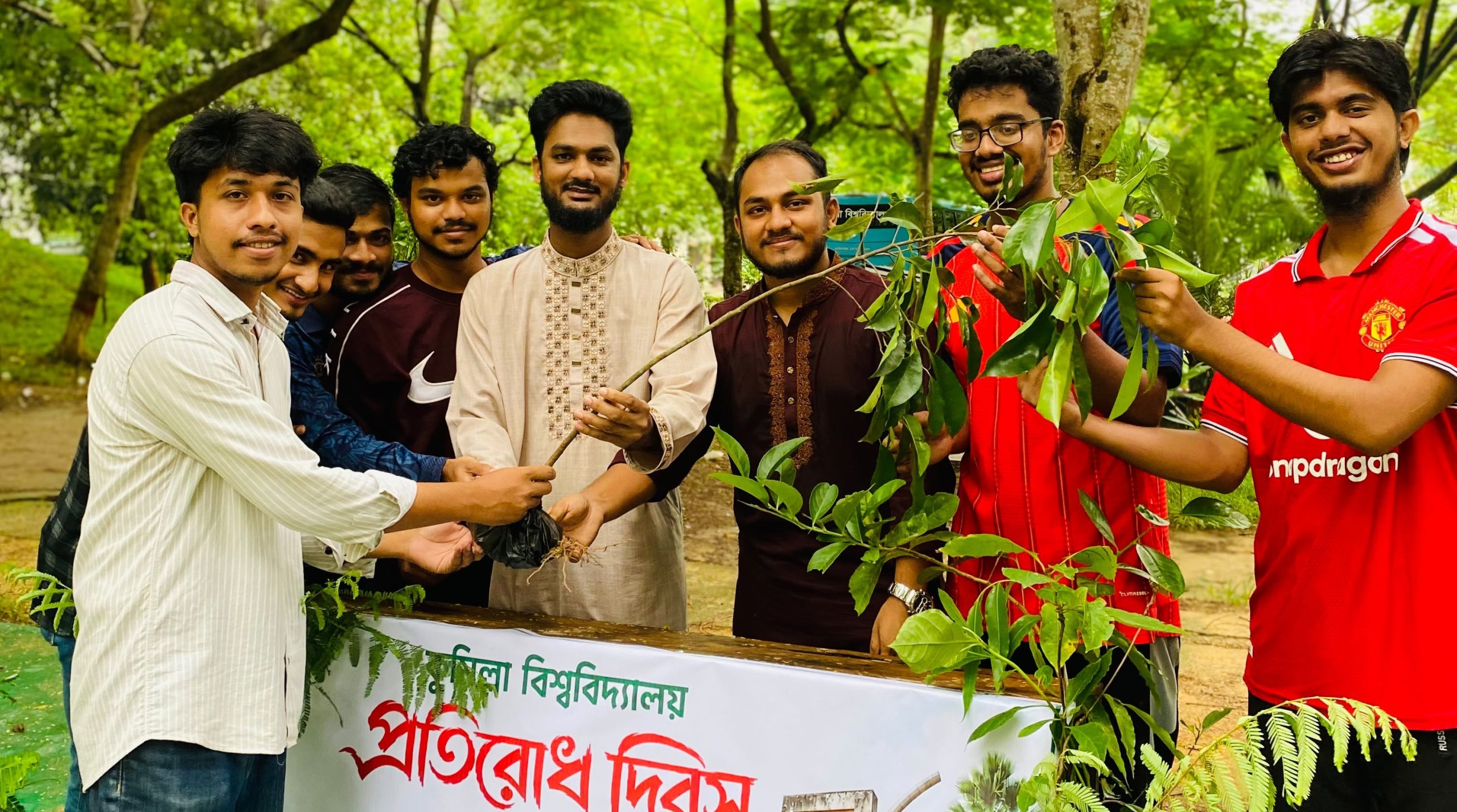 কুবিতে গাউসিয়া কমিটির বৃক্ষরোপণ ও চারা বিতরণ কর্মসূচি