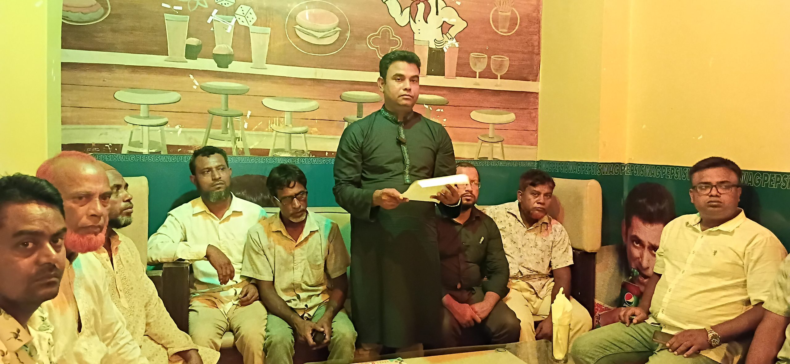 সিংড়ায় ১৭ লাখ টাকা ছিনতাইয়ের ঘটনা সত্য নয়: সংবাদ সম্মেলন বিএনপির নেতা জয়নাল