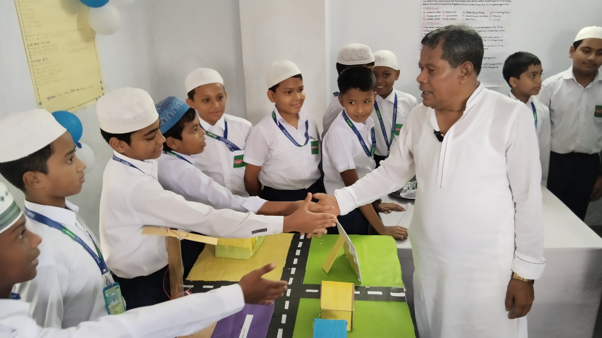 দিনাজপুরে ইন্টারন্যাশনাল পিস স্কুল অ্যান্ড কলেজে বিজ্ঞান মেলার উদ্বোধন