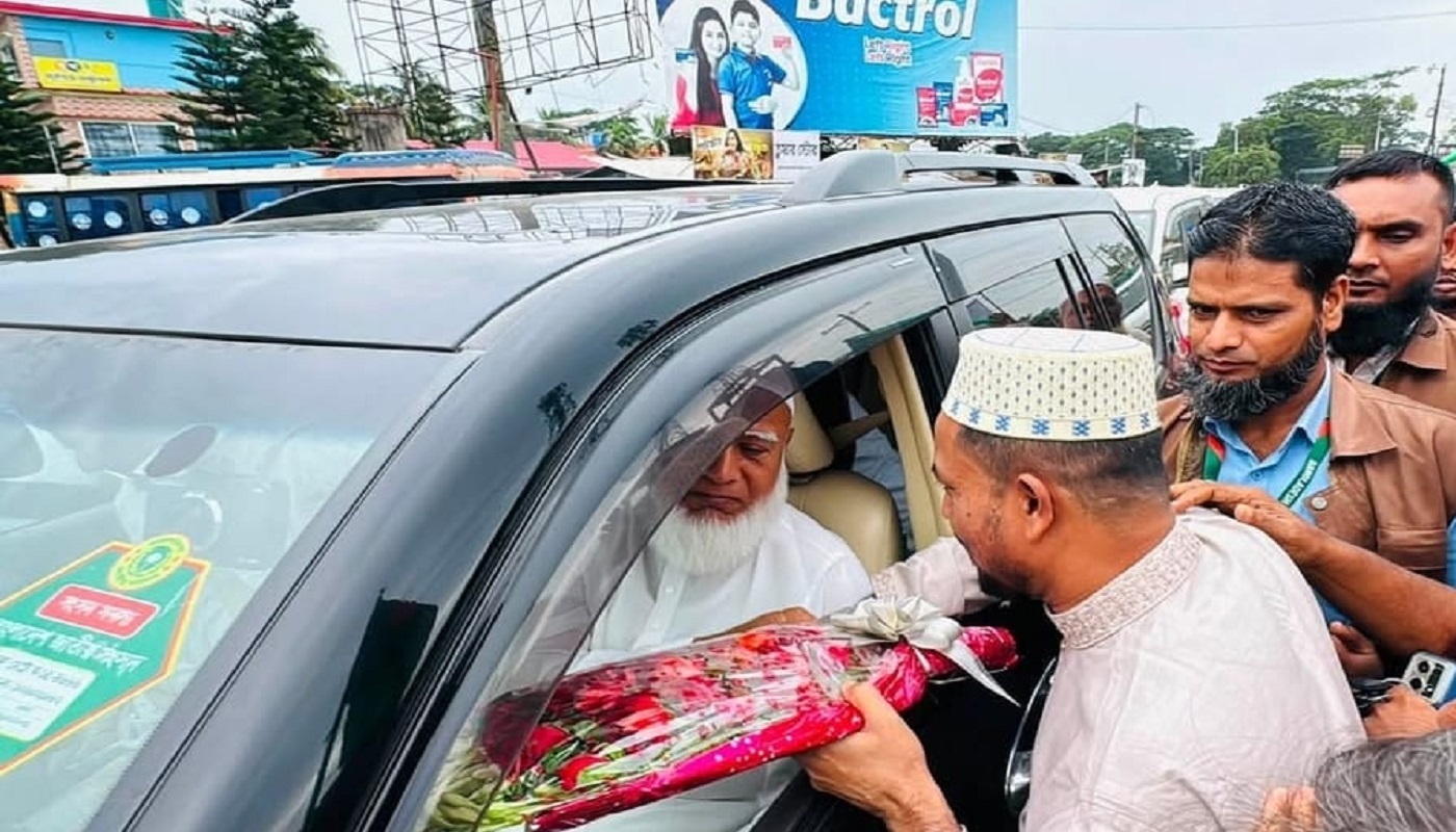 ‘দুর্যোগে মানুষের পাশে দাঁড়ানো জামায়াতের প্রতিটি কর্মীর নৈতিক দায়িত্ব’: ডা. শফিকুর রহমান