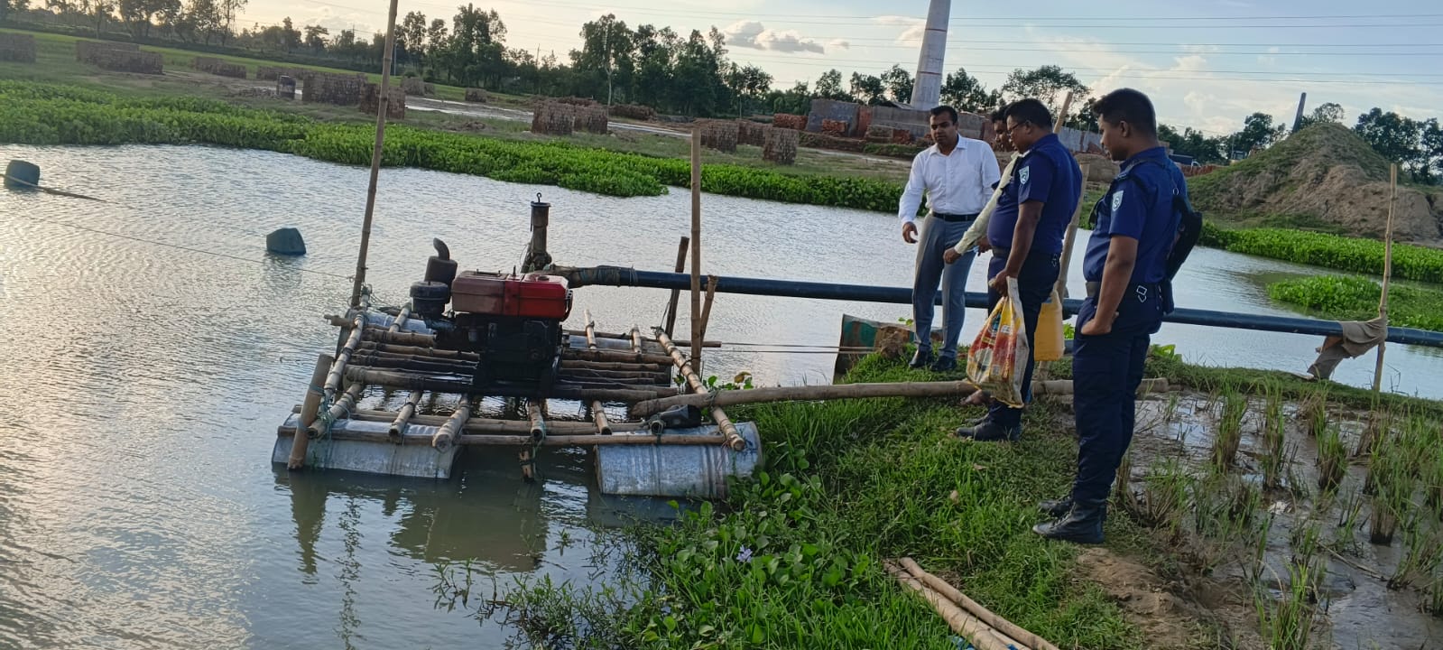 তারাগঞ্জে কৃষি জমির মাটি কাটায় জরিমানা