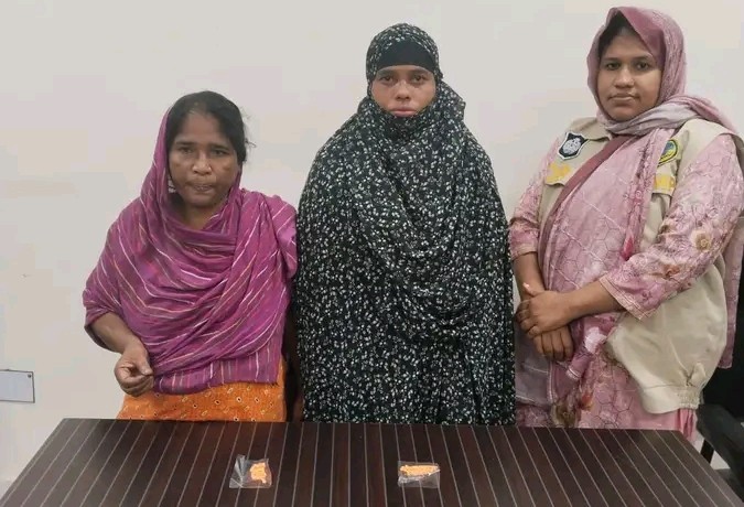 বরিশালে ১০০ পিস ইয়াবাসহ দুই সতীন আটক