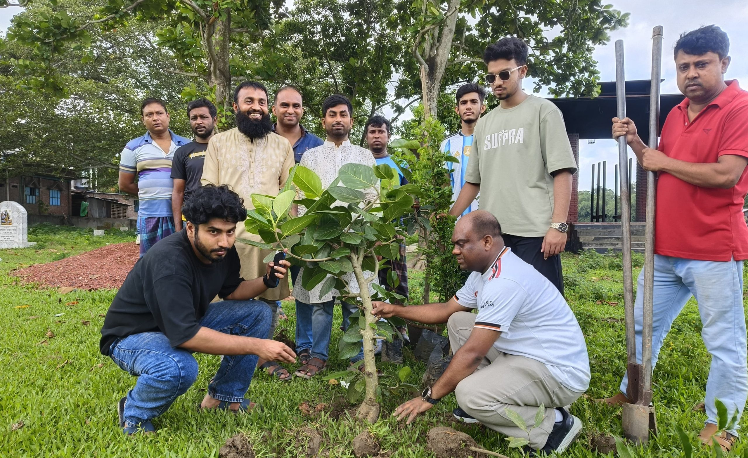 কালীগঞ্জে নিশ্চিন্তপুর শ্মশানঘাটে বৃক্ষরোপন