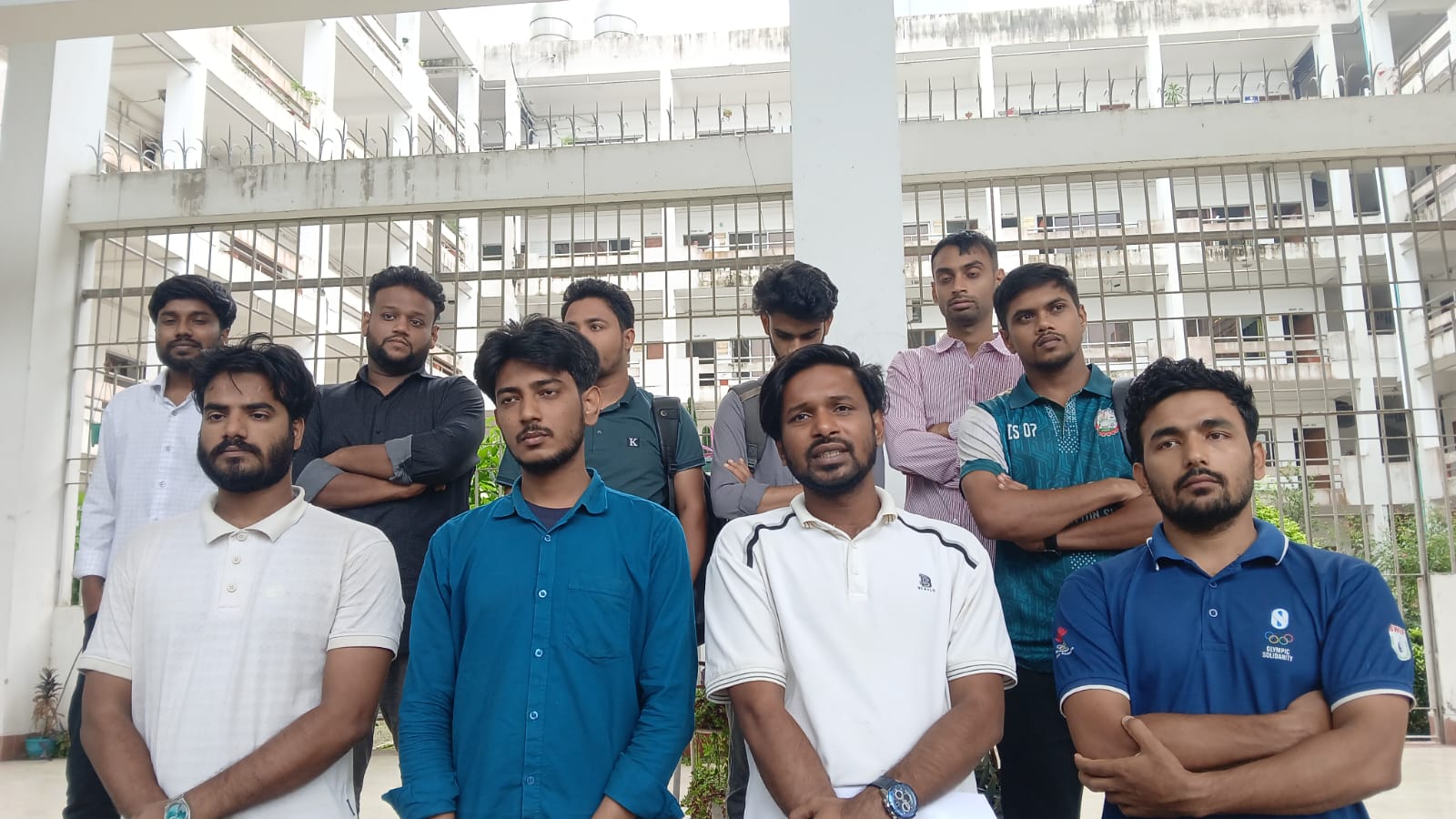 যবিপ্রবিতে জুলাই আন্দোলনে অভিযুক্তদের বিরুদ্ধে আইনি ব্যবস্থার দাবিতে স্মারকলিপি