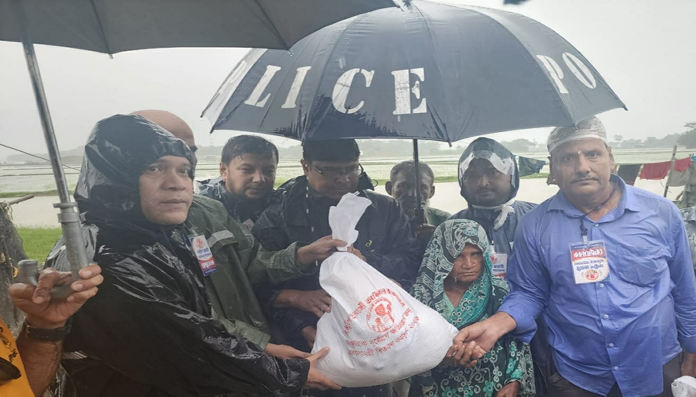 সন্দ্বীপ প্রবাসী অধিকার আন্দোলনের উদ্যোগে ১১৫ অসহায় পরিবারের মাঝে ত্রাণ বিতরণ
