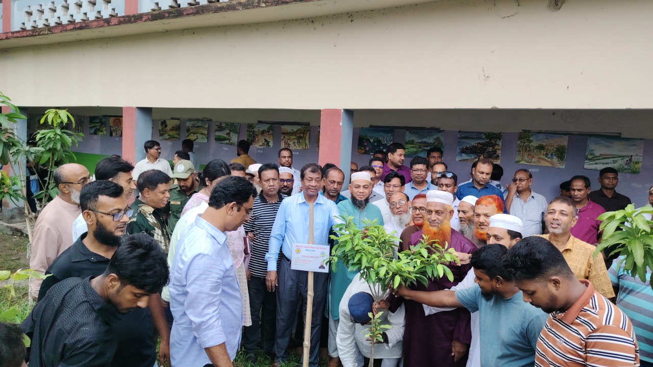 লোহাগড়ায় ‘ওয়ান চাইল্ড’ ‘ওয়ান ট্রি’ কর্মসূচির উদ্বোধন