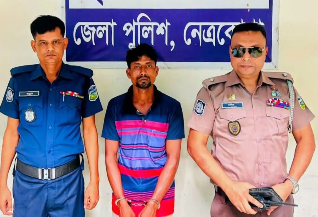 পূর্বধলায় নদীতে ইট বাঁধা নবজাতকের লাশ উদ্ধারের ঘটনায় ধর্ষক গ্রেপ্তার