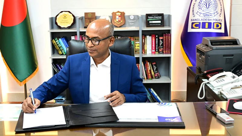 সিআইডির প্রধান হিসেবে দায়িত্ব নিলেন মোশাররফ হোছাইন