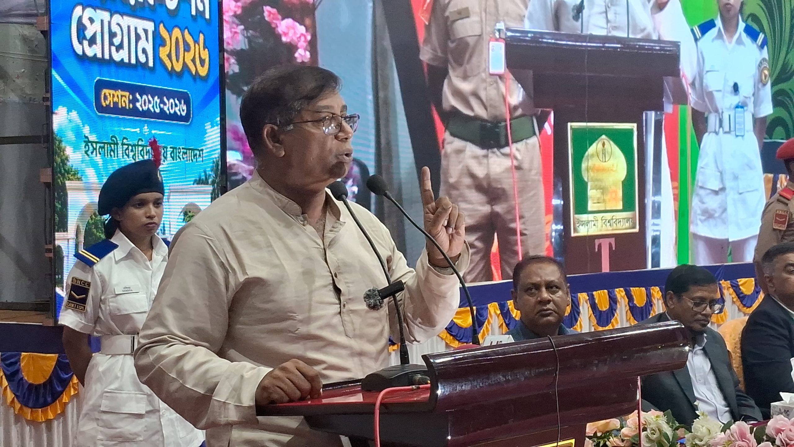 প্রথমে ডিজিটাল শ্রেণিকক্ষ এবং পরে পূর্ণাঙ্গ ডিজিটাল ক্যাম্পাস গড়ে তোলা হবে: ইউজিসি চেয়ারম্যান