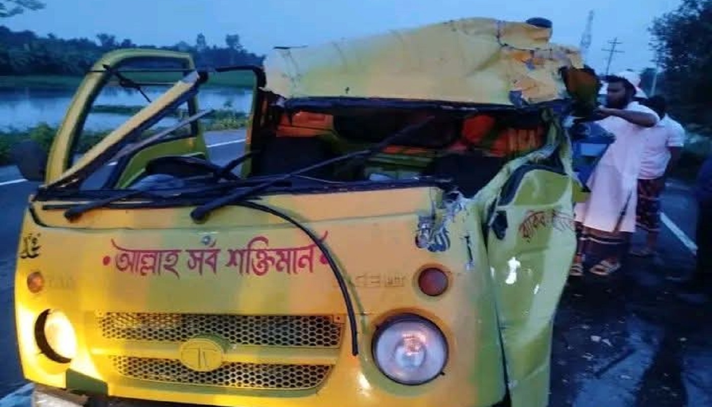 সিংড়ায় ট্রাক-পিকআপ সংঘর্ষে মাছ ব্যবসায়ি নিহত, আহত ১