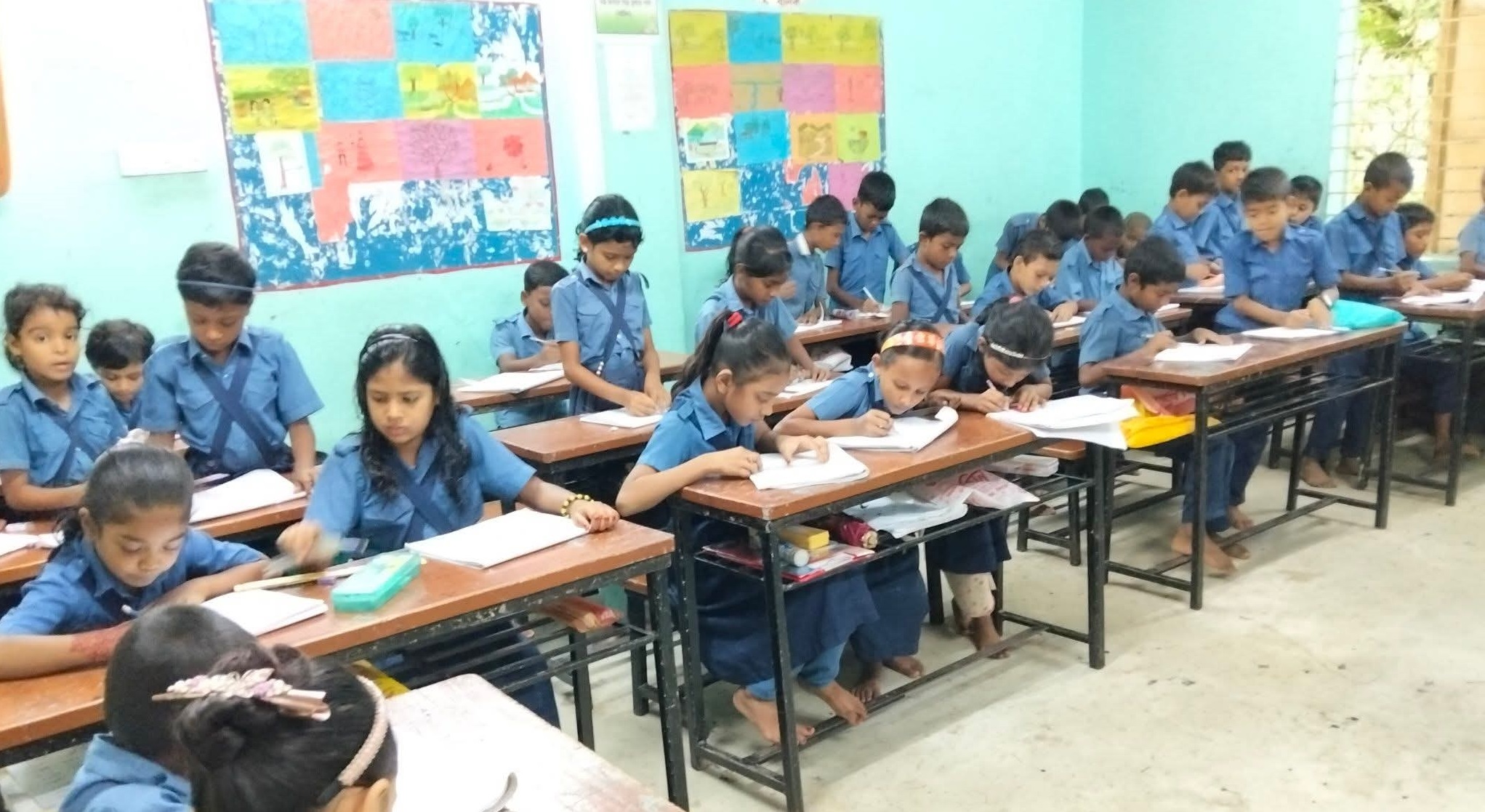 সিংড়ায় ২১০টি প্রাথমিক স্কুলে চিত্রাঙ্কন, রচনা ও কবিতা আবৃত্তি প্রতিযোগিতা অনুষ্ঠিত
