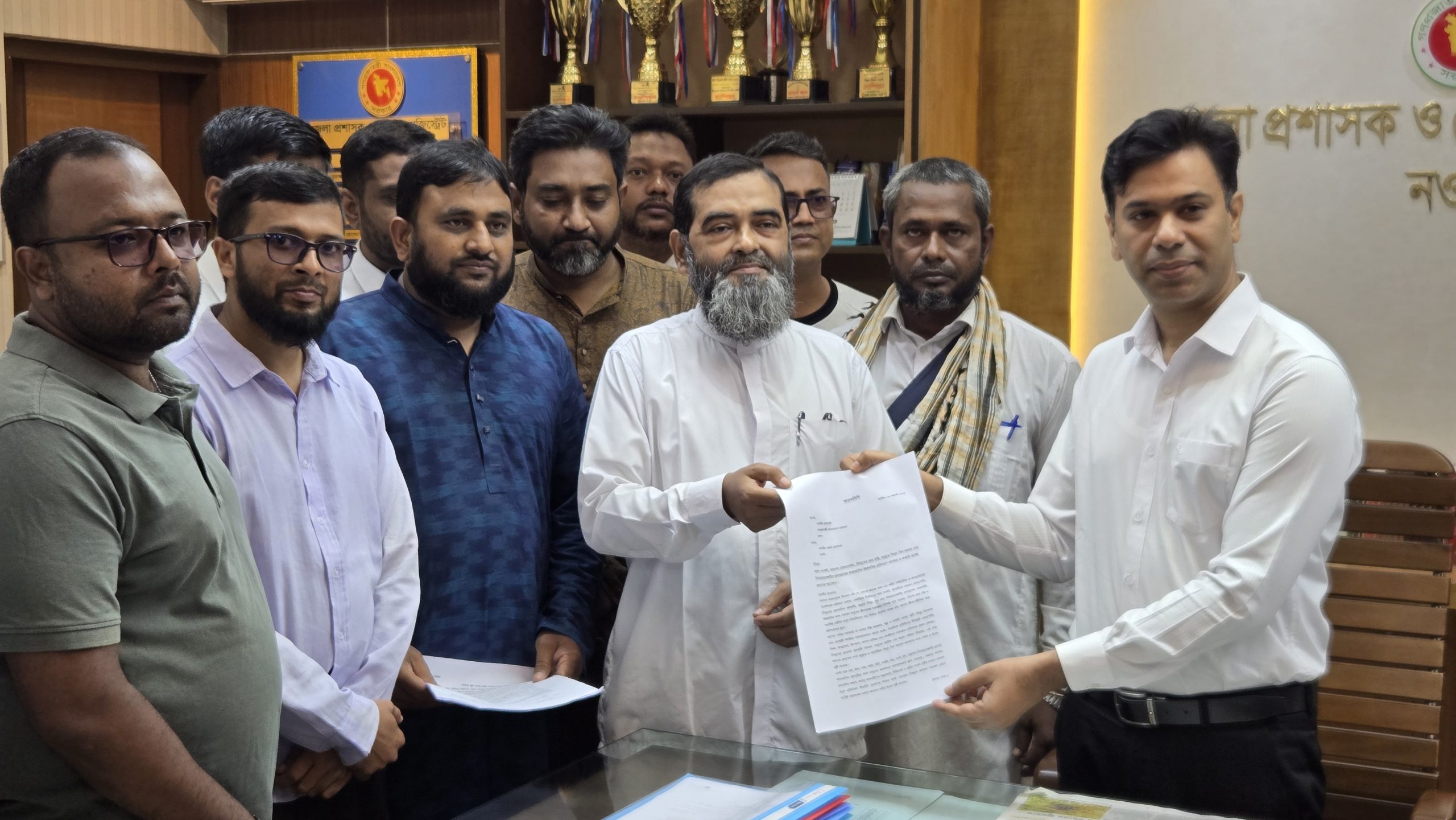 গ্যাস সংকট, ভয়াবহ লোডশেডিং, বিদ্যুতের মূল্য বৃদ্ধির প্রতিবাদে ৭ দফা দাবিতে ১১ দলীয় ঐক্যের স্মারকলিপি প্রদান