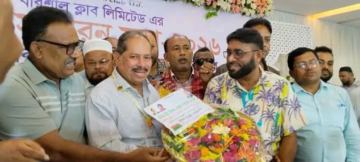 বরিশাল ক্লাবের সভাপতি নির্বাচিত হওয়ায় এ্যাডঃ মুজিবুর রহমান সরোয়ার কে  ফুলেল শুভেচ্ছা”
