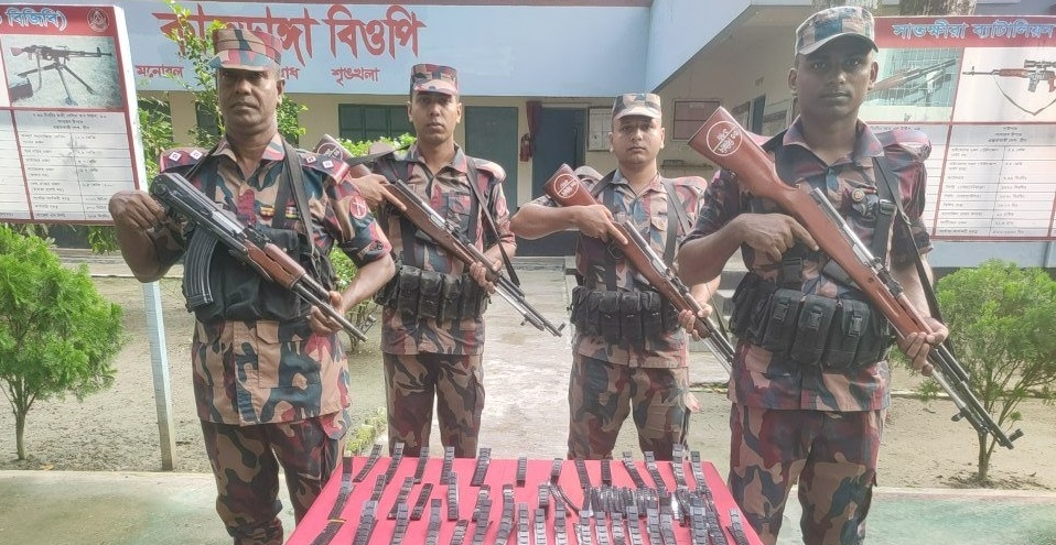 সাতক্ষীরা সীমান্তে মাদকবিরোধী অভিযানে বিপুল মালামাল উদ্ধার
