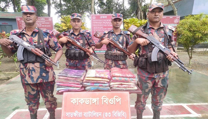 সাতক্ষীরা সীমান্তে চোরাচালান অভিযানে প্রায় দেড় লক্ষ টাকার মালামাল জব্দ