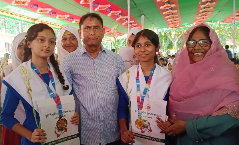 মান্দায় কৃতি শিক্ষার্থী ও সেরা শিক্ষাপ্রতিষ্ঠানকে উপজেলা প্রশাসনের সংবর্ধনা