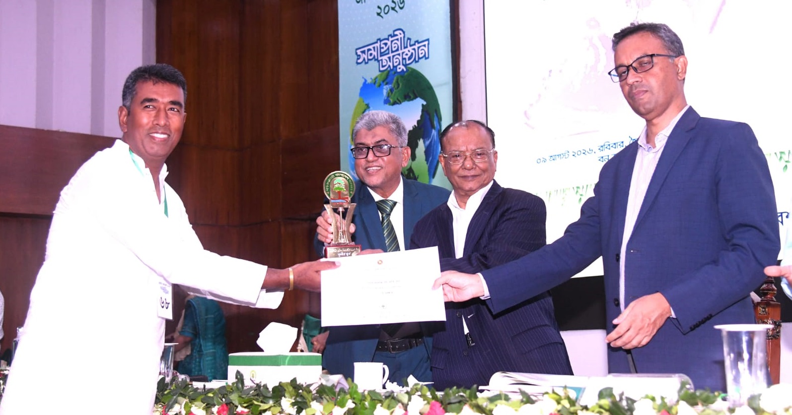 বৃক্ষমেলা শেষ হলেও বৃক্ষরোপণ ও পরিচর্যার দায়িত্ব শেষ হয়নি : পরিবেশ মন্ত্রী