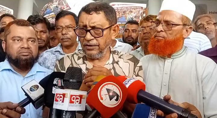 গাইবান্ধায় হঠাৎ জেনারেল হাসপাতাল পরিদর্শন করলেন স্বাস্থ্যমন্ত্রী