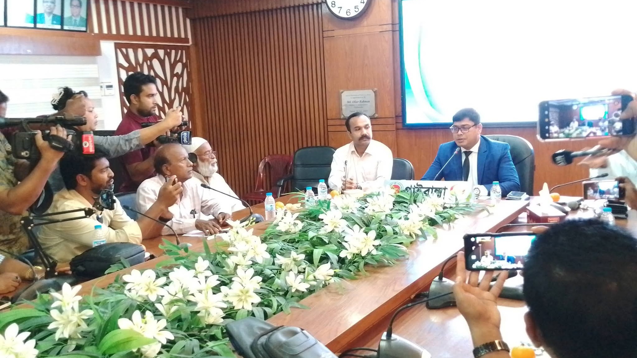 গাইবান্ধায় নবযোগদানকৃত জেলা প্রশাসকের সঙ্গে সাংবাদিকদের মতবিনিময়