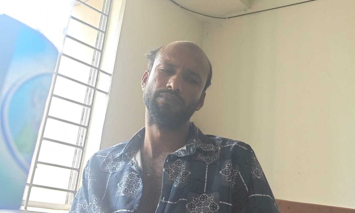 লোহাগড়ায় স্বামীর হাতুড়ি পেটায় স্ত্রী খুন, থানায় স্বামীর আত্মসমর্পণ