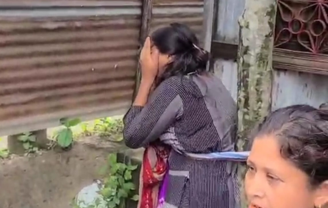 শরীয়তপুরে অনৈতিক প্রস্তাবে রাজি না হওয়ায় চুরির অপবাদ দিয়ে গাছে বেঁধে নির্যাতন