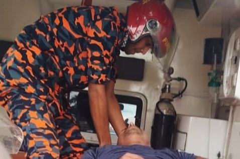 মোটরসাইকেল-নসিমনের মুখোমুখি সংঘর্ষ গৌরনদীতে, আহত ২