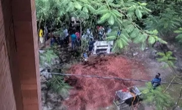 গভীররাতে শেরে বাংলা হলে ছাত্রদলের বিশৃঙ্খলা
