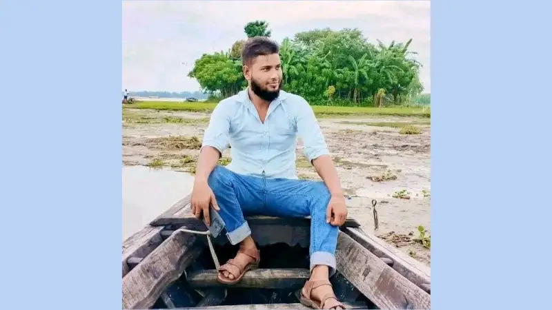 উলিপুরে সড়কের পাশে যুবকের মরদেহ উদ্ধার
