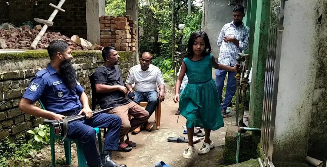 নেত্রকোণায় ঘর থেকে গৃহবধূর  ঝুলন্ত মরদেহ উদ্ধার
