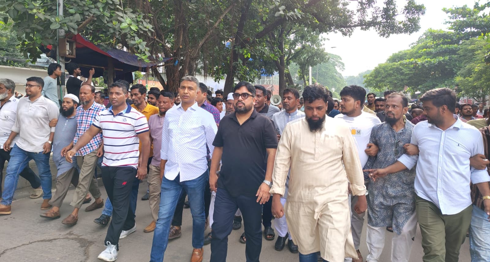 প্রধানমন্ত্রী তারেক রহমানের বিরুদ্ধে এনসিপি নেতা নাসির উদ্দিন পাটোয়ারীর কটুক্তির প্রতিবাদে নিউমার্কেট থানা স্বেচ্ছাসেবক দলের বিক্ষোভ