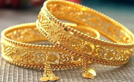 দেশের বাজারে এবার কমে গেল সোনার দাম