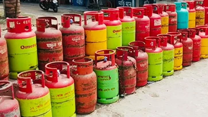 সরকারি দর কাগজে, বাজারে ইচ্ছেমতো দাম—লক্ষ্মীপুরে এলপিজি নিয়ে ভোক্তার ক্ষোভ