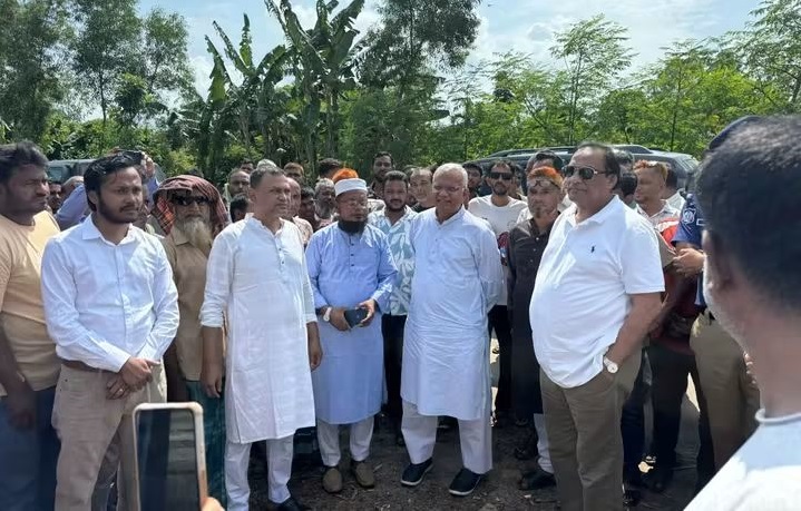 যে ইতিহাস পড়ে আছে নীরবে, সেই ঘোড়াঘাটেই এবার দুই মন্ত্রীর নজর