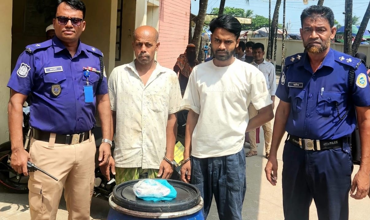 গলাচিপায় দেশীয় মদ উদ্ধার, বাবা-ছেলে আটক
