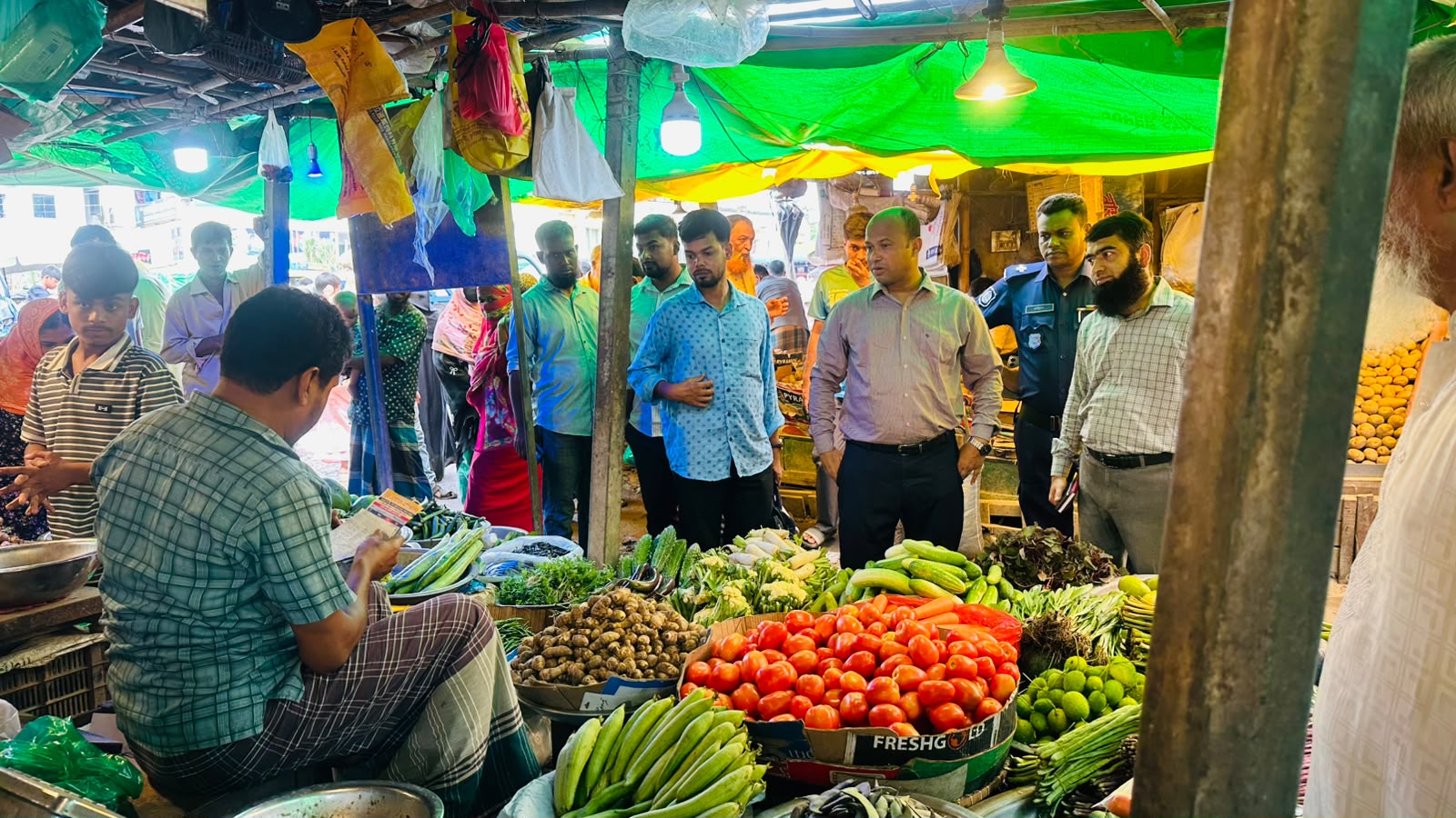 দেবিদ্বারে বাজার মনিটরিং, ৭ ব্যবসায়ীকে ১২ হাজার টাকা জরিমানা