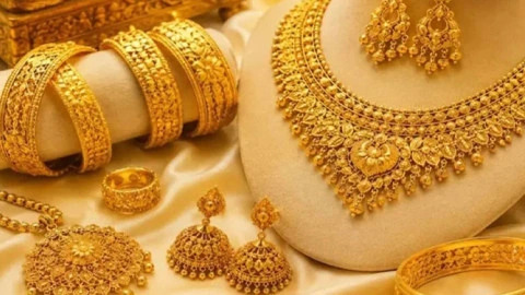 বড় ব্যবধানে কমল স্বর্ণের দাম