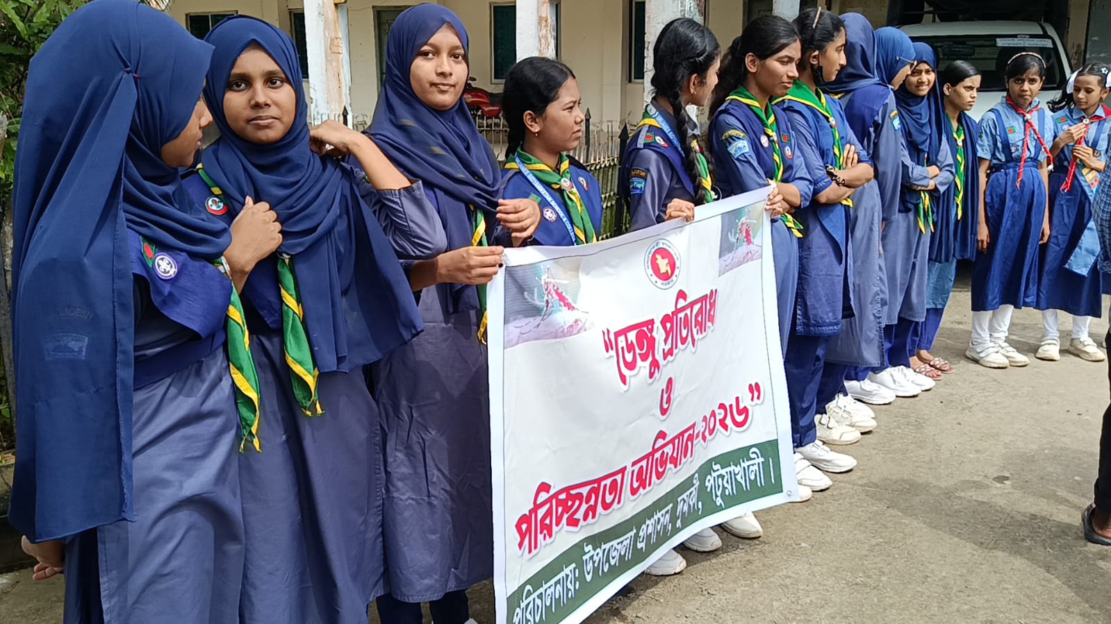 প্রধানমন্ত্রীর উদ্বোধনের পর-দুমকিতে পরিচ্ছন্নতা অভিযান শুরু