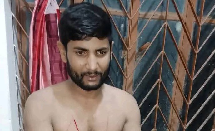 দুমকিতে রাতের আঁধারে গাড়িচালককে কুপিয়ে জখম