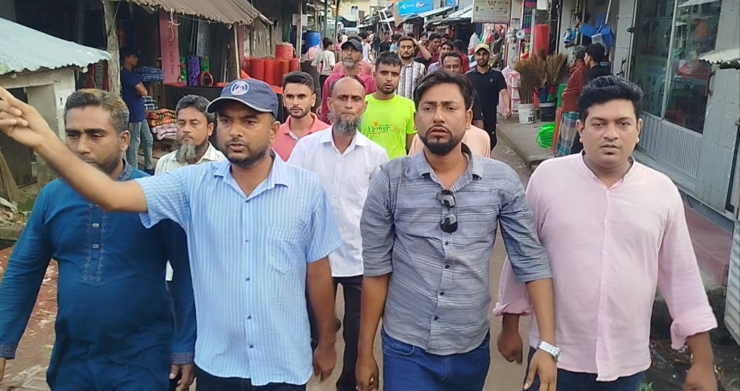 আওয়ামী লীগের নৈরাজ্যের প্রতিবাদে দুমকিতে যুবদলের বিক্ষোভ মিছিল
