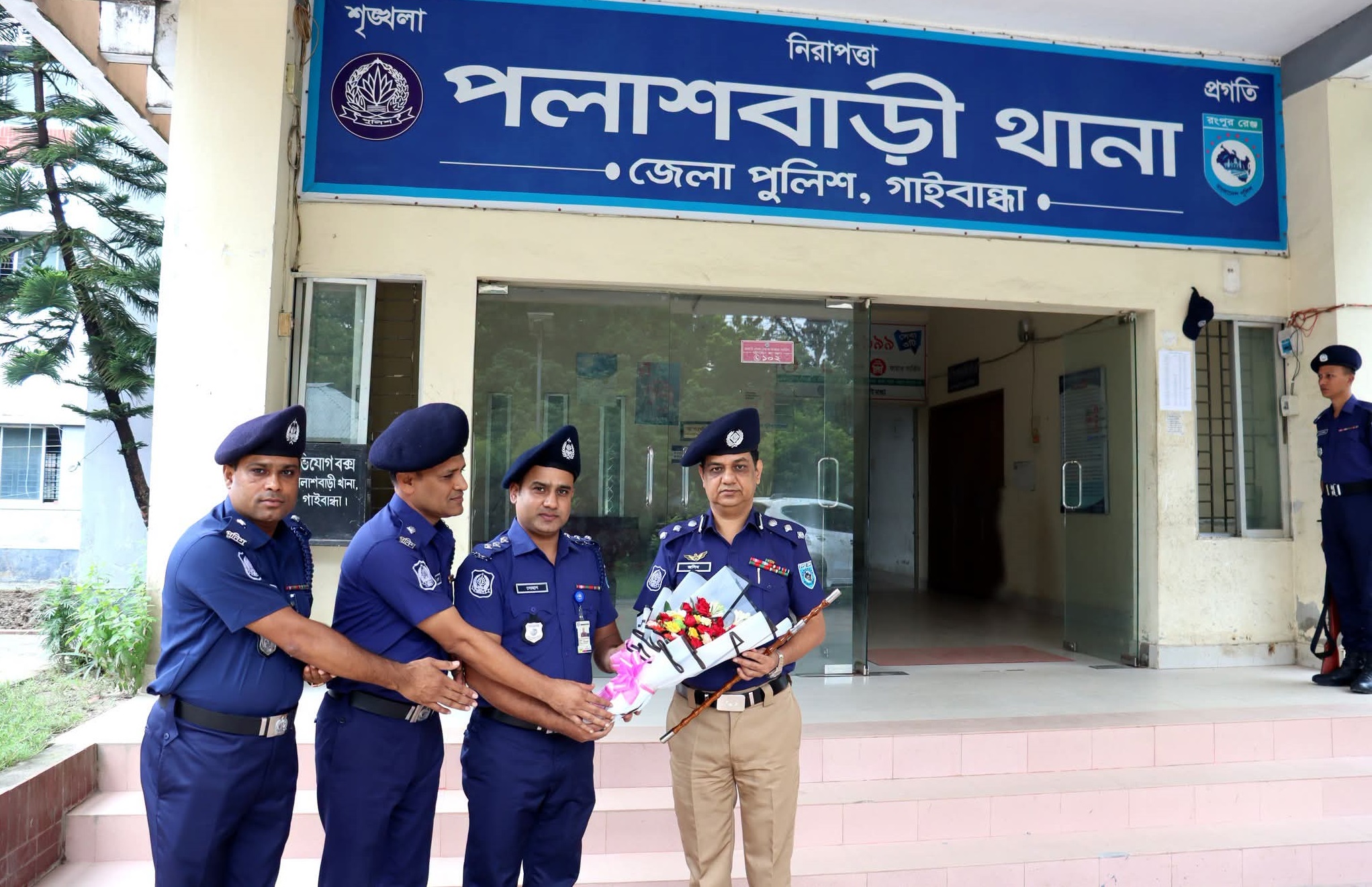 গাইবান্ধা জেলার পলাশবাড়ী থানা বার্ষিক পরিদর্শন করেন পুলিশ সুপার