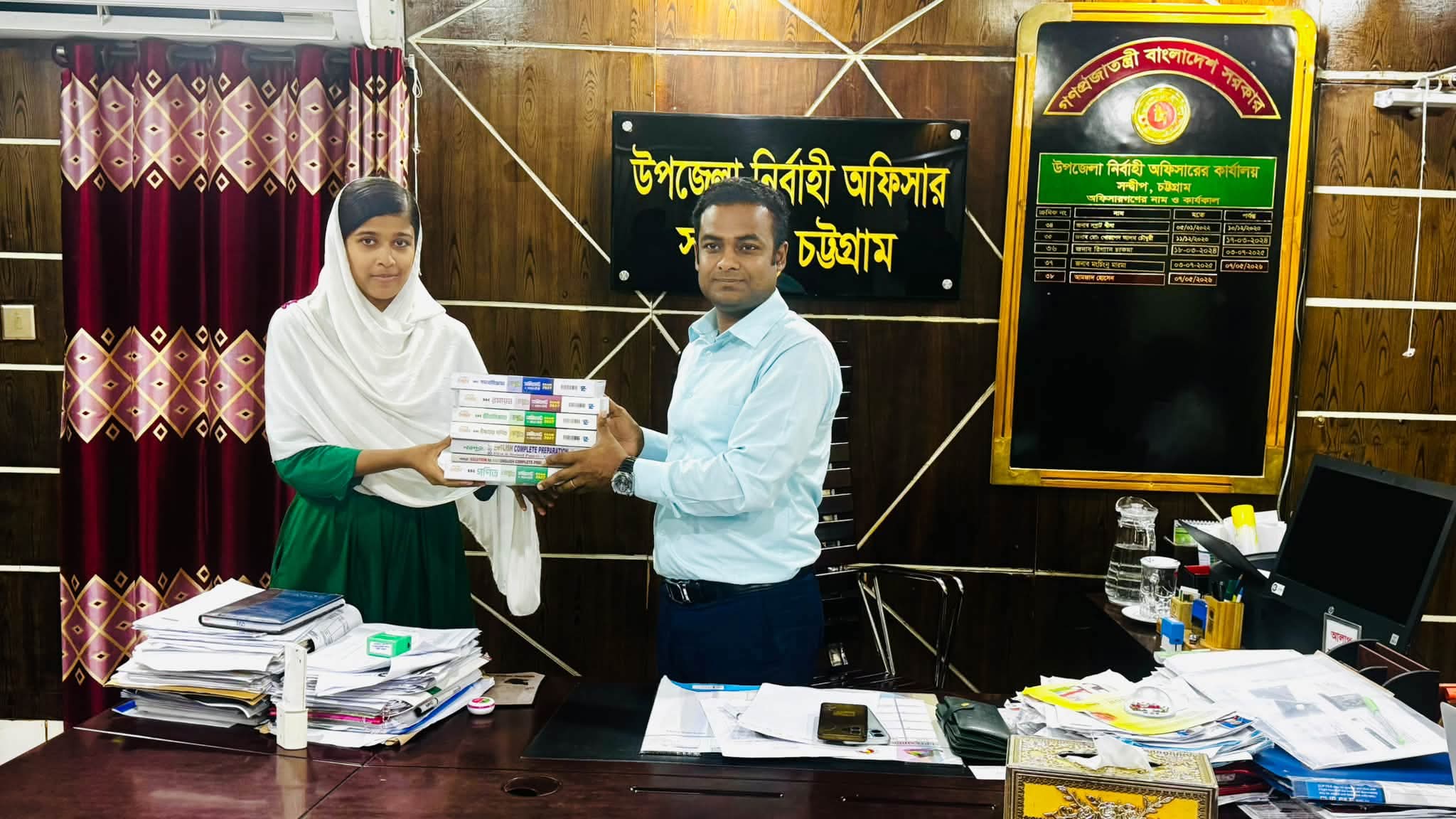 এতিম শিক্ষার্থীর পাশে সন্দ্বীপ উপজেলা নির্বাহী অফিসার