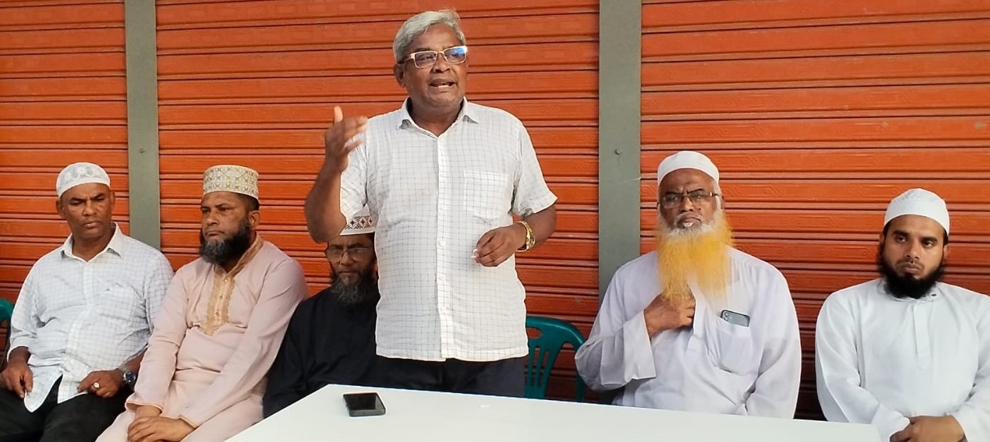 গৌরনদী ক্যাথলিক চার্চ মার্কেট ব্যবসায়ীদের উদ্যোগে আলোচনা দোয়া অনুষ্ঠান