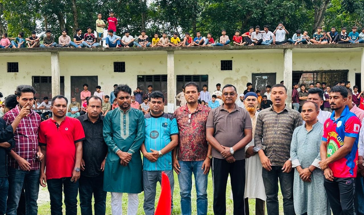 গৌরনদীতে মরহুম আরাফাত রহমান কোকো স্মৃতি ফুটবল টুর্নামেন্টের শুভ উদ্বোধন