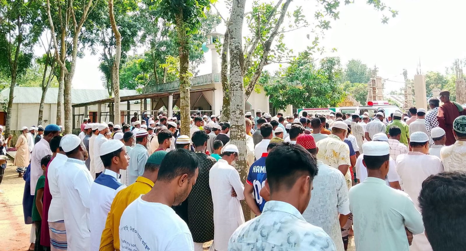 মালয়েশিয়ায় নিহত প্রবাসীর লাশ দেশে এনে বীরগঞ্জে দাফন