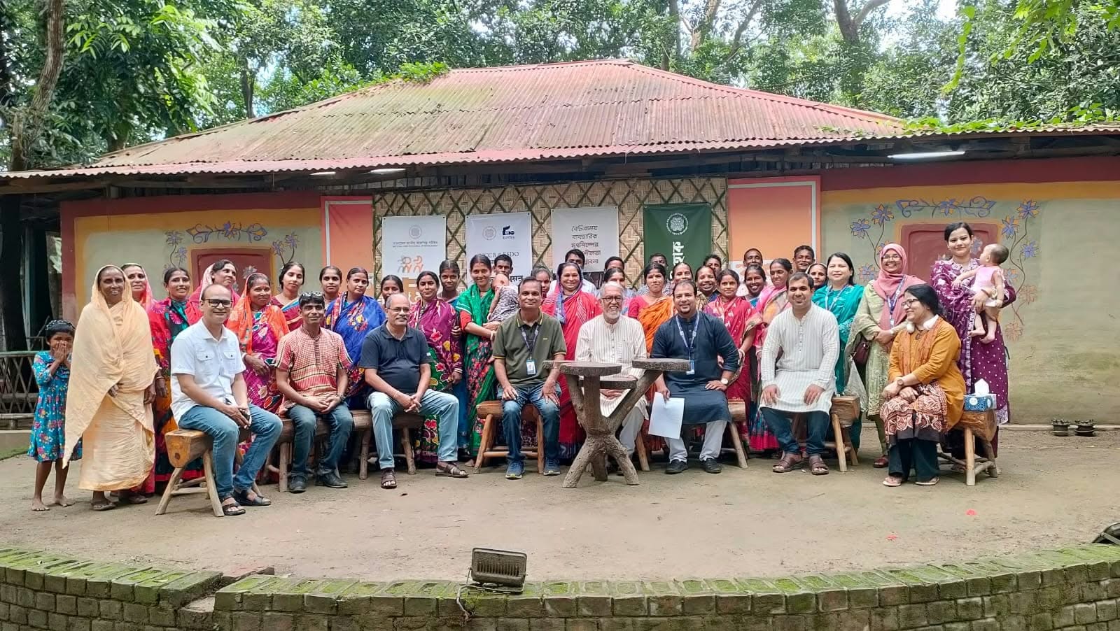 ঠাকুরগাঁওয়ে মৃৎশিল্পীদের নিয়ে কর্মশালা অনুষ্ঠিত