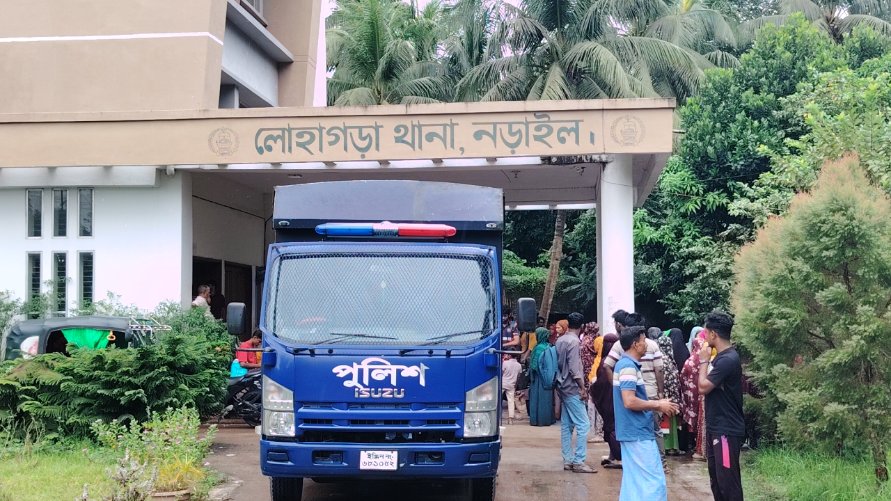 লোহাগড়ায় নিষিদ্ধ ঘোষিত সংগঠন আওয়ামী লীগের ১২ নেতাকর্মী আটক