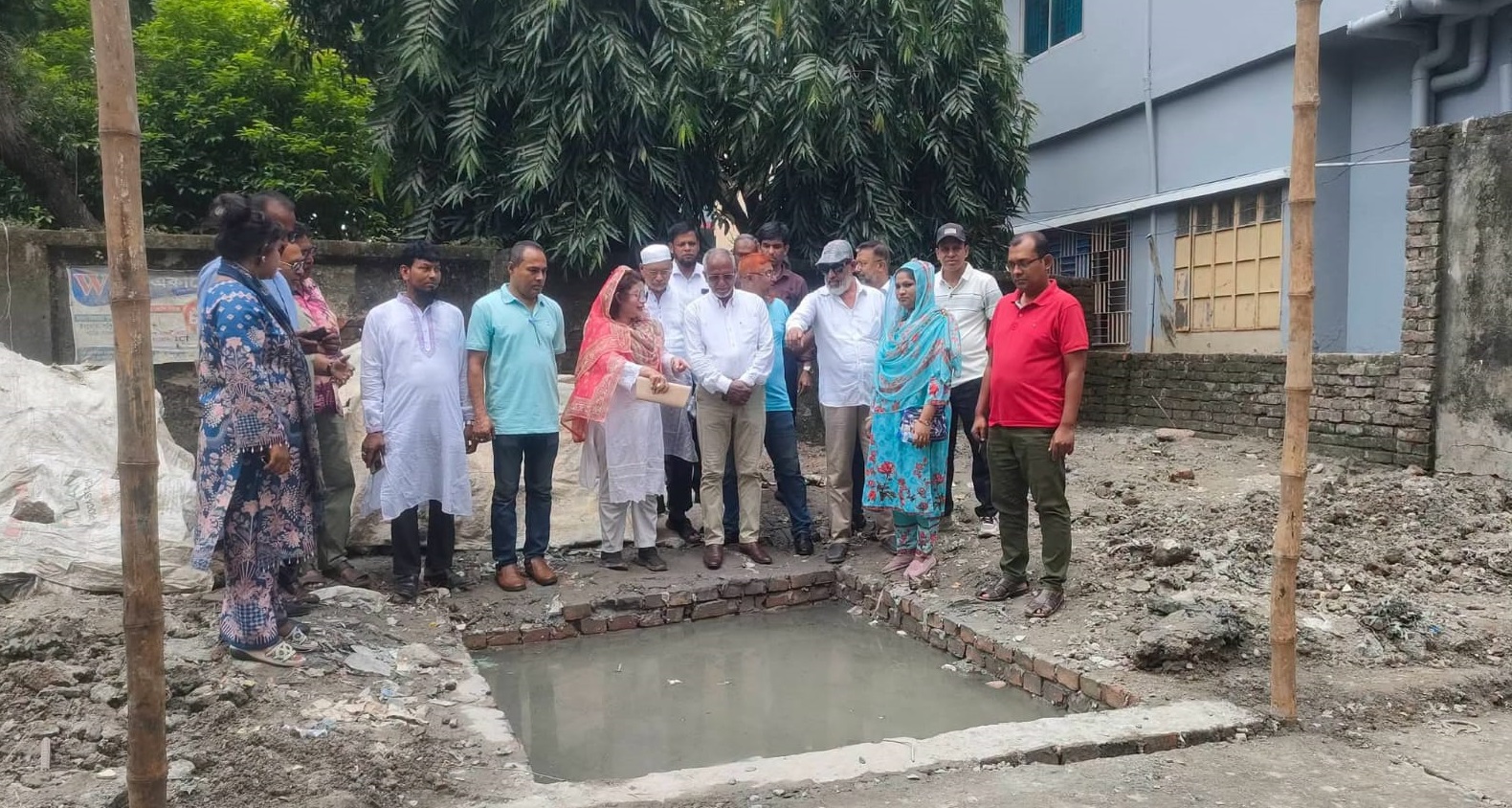 শৌচাগারের জায়গায় বহুতল ভবন নির্মাণের অভিযোগ, ‘অবৈধ প্লান’ বাতিলের দাবি
